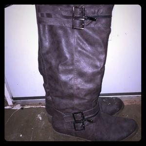 Leather boots with clasps size 10